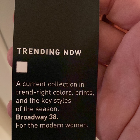 Broadway 38 Embroidered Ruffle Sleeveless Top Smocked Waist Dark Caramel Sz 2X - Picture 5 of 11